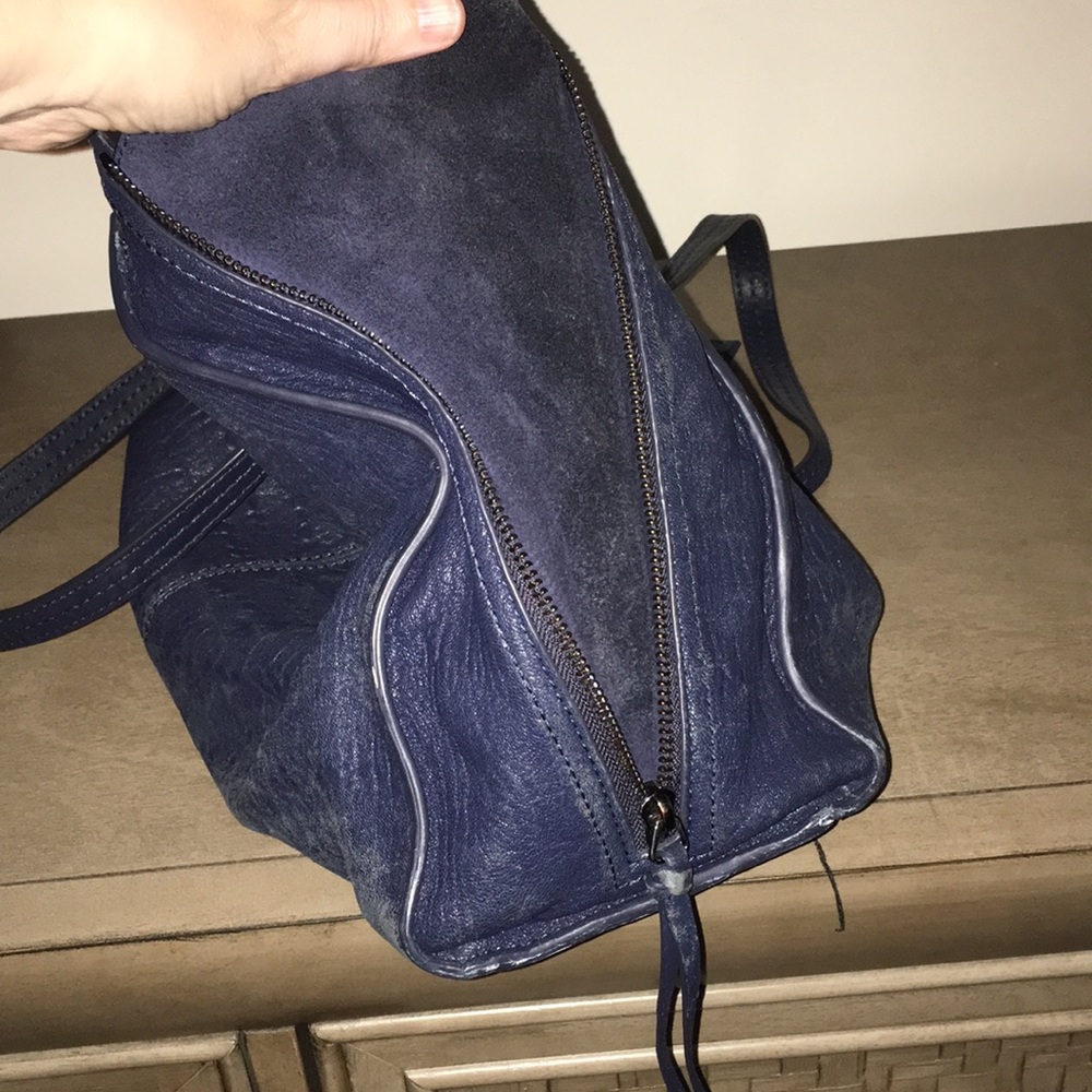 Navy Blue Vince Camuto with dust bag - Picture 5 of 7